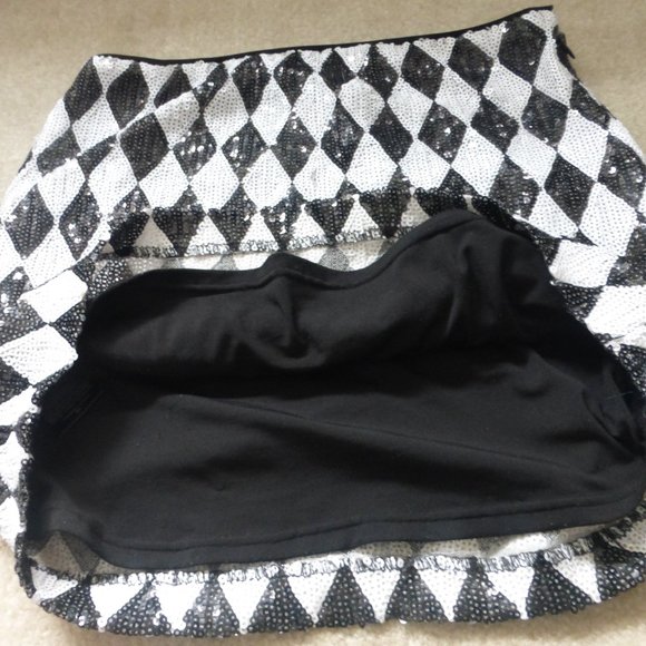 BEBE black and white diamond print sequins party mini skirt - Picture 6 of 6
